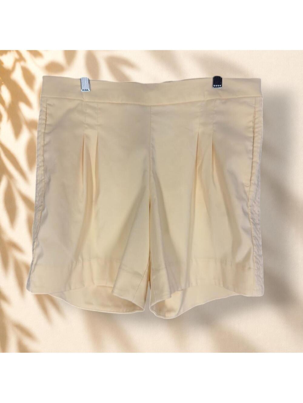 Nike Shorts Women M Medium Beige Mid Rise Chino Pockets Pull On Dri Fit Casual